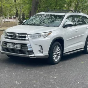 Toyota Highlander 2019