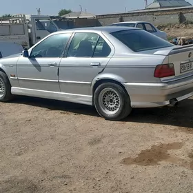 BMW 320 1992
