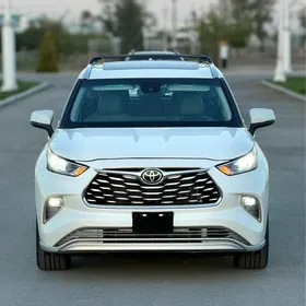 Toyota Highlander 2021