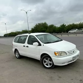Toyota Sienna 2002