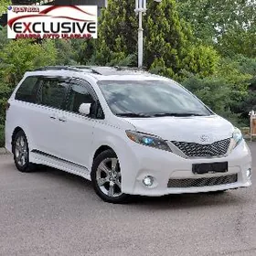Toyota Sienna 2016