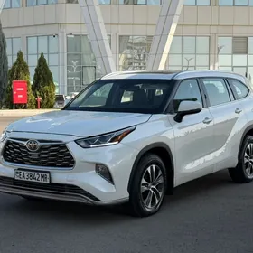 Toyota Highlander 2020