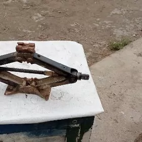 домкрат ТОЙОТА