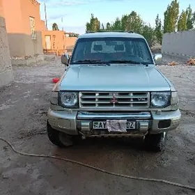 Mitsubishi Pajero 1999