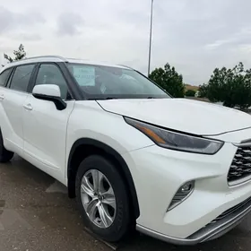 Toyota Highlander 2021