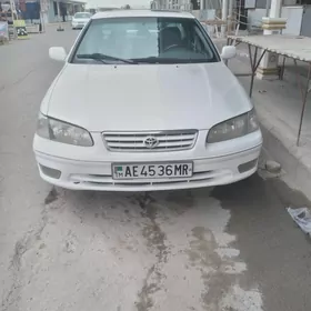 Toyota Camry 2000