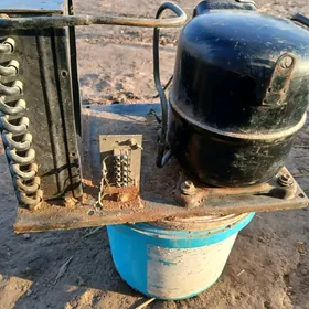 Холодилник матор