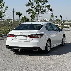 Toyota Camry 2023