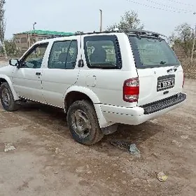 Nissan Pathfinder 1997