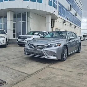 Toyota Camry 2024