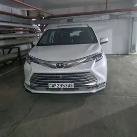 Toyota Sienna 2022