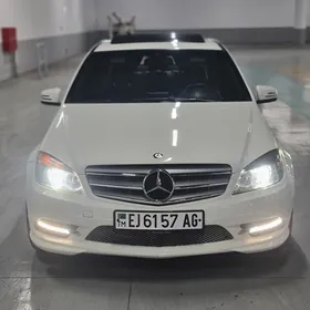 Mercedes-Benz C300 2010