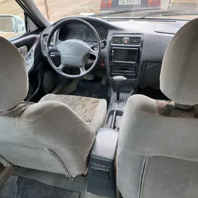 Nissan Primera 1995