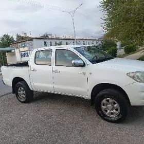 Toyota Hilux 2011