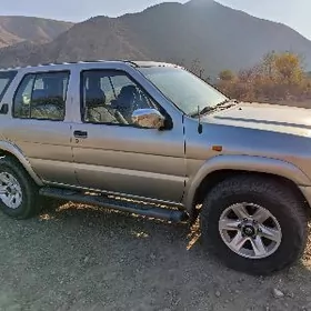 Nissan Pathfinder 2003