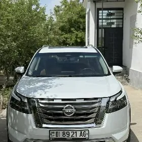 Nissan Pathfinder 2024