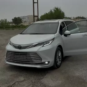 Toyota Sienna 2022