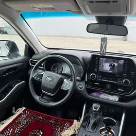 Toyota Highlander 2022