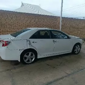 Toyota Camry 2013