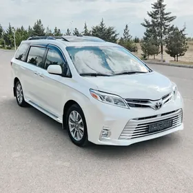 Toyota Sienna 2016