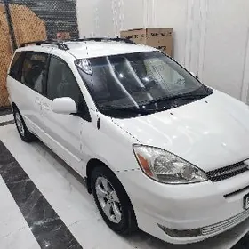 Toyota Sienna 2004