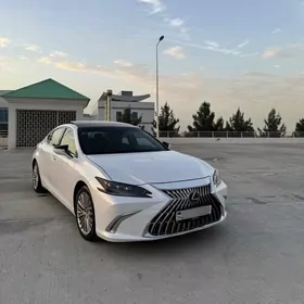 Lexus ES 350 2025