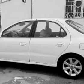 Hyundai Elantra 1998