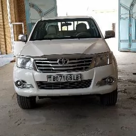 Toyota Hilux 2015