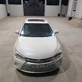 Toyota Camry 2015