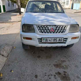 Mitsubishi L200 2002