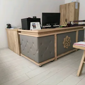 direktor we ofes uçin stol