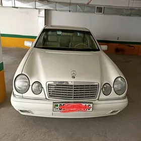 Mercedes-Benz E320 1999