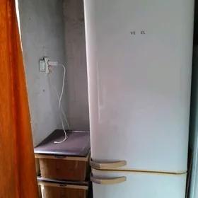 Холодильник  Вестел