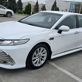 Toyota Camry 2021
