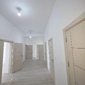 Aeroport ýol tarapda 30ýyllyk