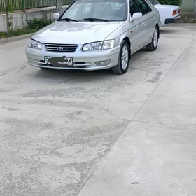 Toyota Camry 2000
