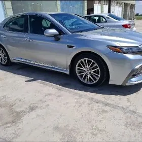 Toyota Camry 2022