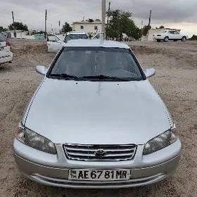 Toyota Camry 2000