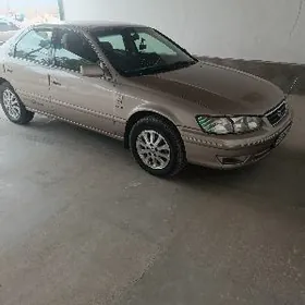 Toyota Camry 2000