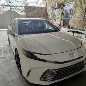Toyota Camry 2025
