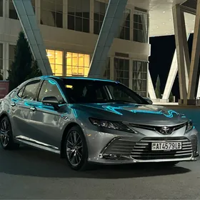 Toyota Camry 2021