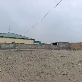 satlyk yer  Eyesinde