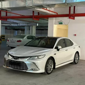 Toyota Camry 2023