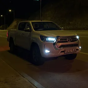 Toyota Hilux 2023