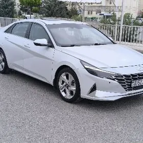 Hyundai Elantra 2023