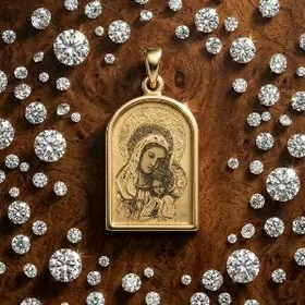 золотой кулон