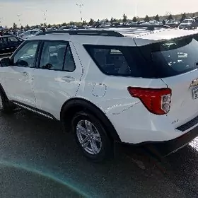 Ford Explorer 2022