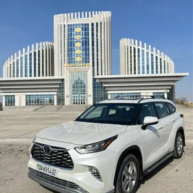 Toyota Highlander 2021