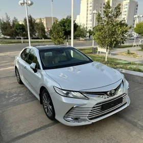 Toyota Camry 2022