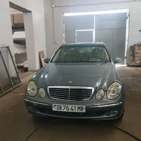 Mercedes-Benz E320 2005